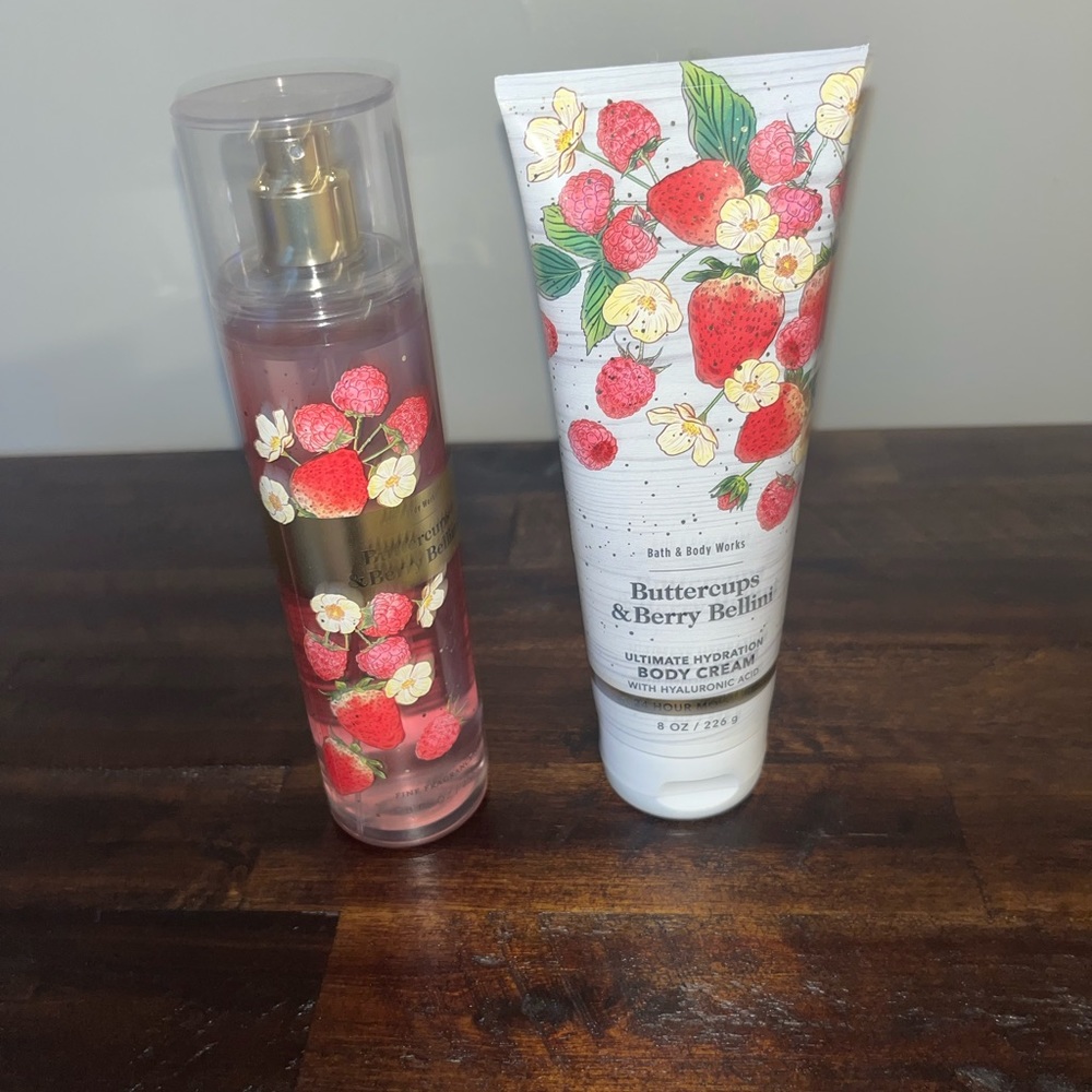 Bath and body works buttercups and berry Bellini set